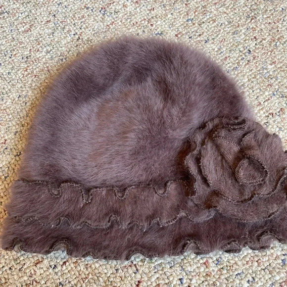 Dalia Angora Blend Soft Stretchy Fuzzy Fur Brown Womens Hat One Size Fits Most - Picture 8 of 8